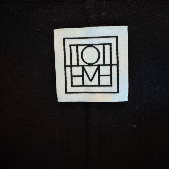 Toteme Cropped Double Clasp Jacket - Picture 6 of 7